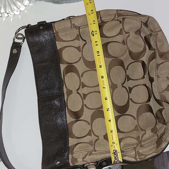 Coach shoulder bag in classic style with black leather strap & detail gently ❤ - Picture 8 of 8